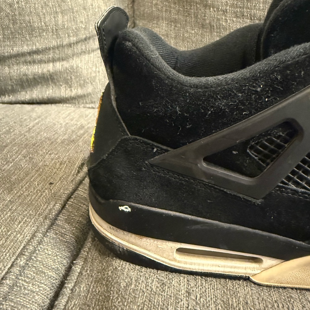 Jordan 4 royalty men’s 11.5 with shoe cleaner kit - Picture 7 of 12